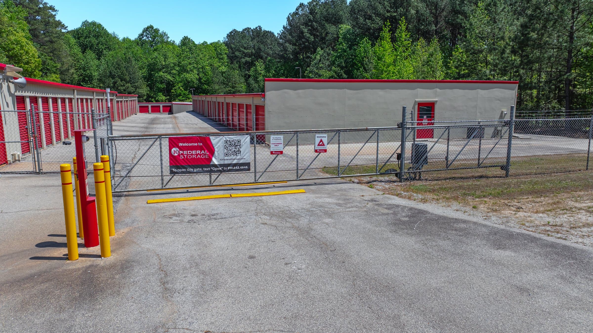 red self storage units in carrollton ga on columbia drive