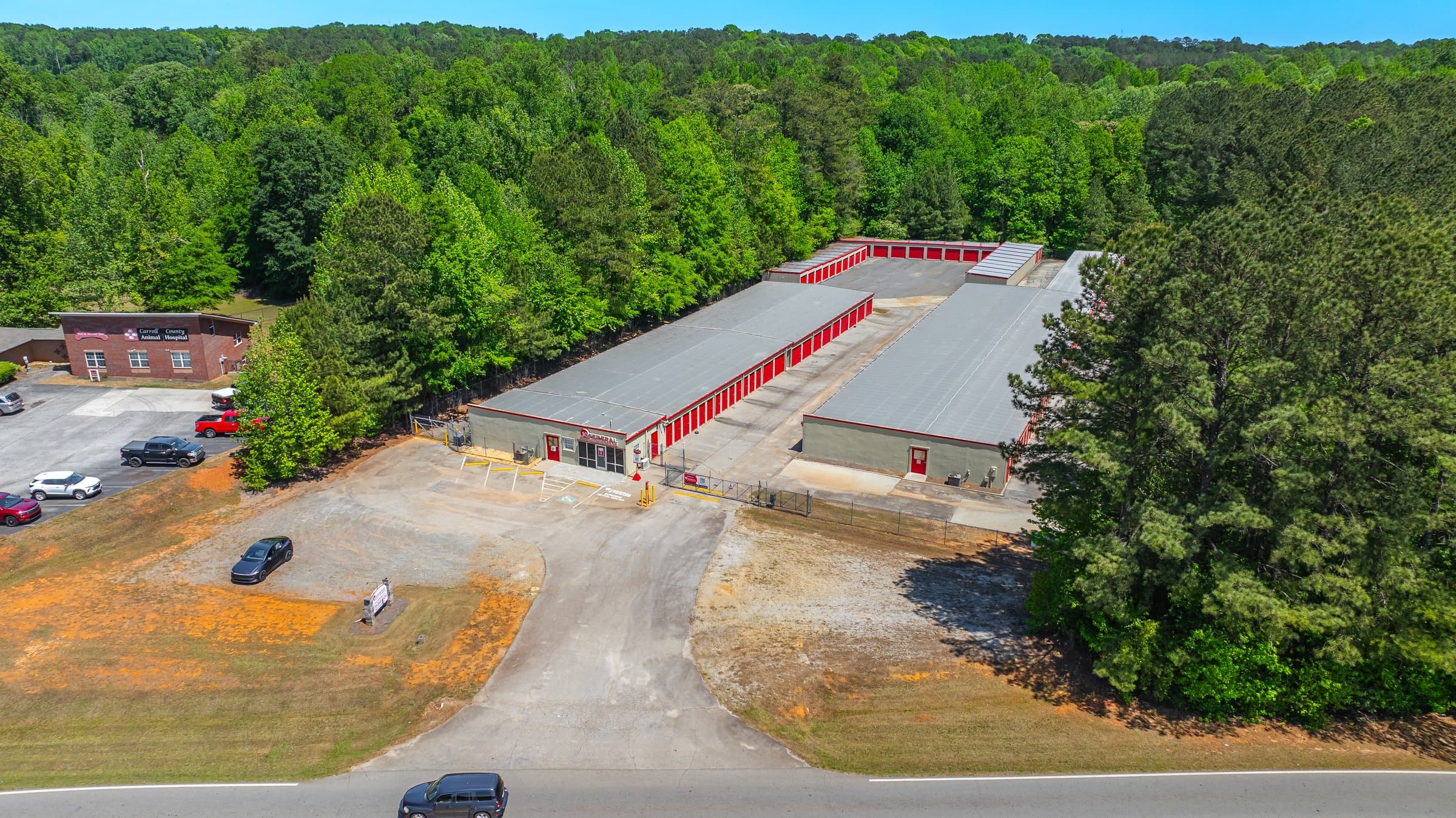 red self storage units in carrollton ga on columbia drive