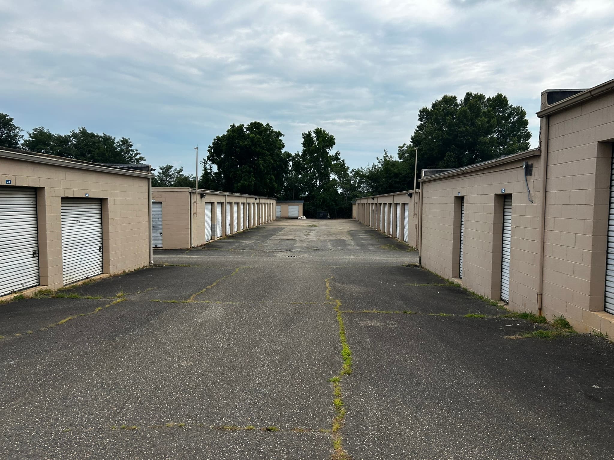 drive up self storage units
