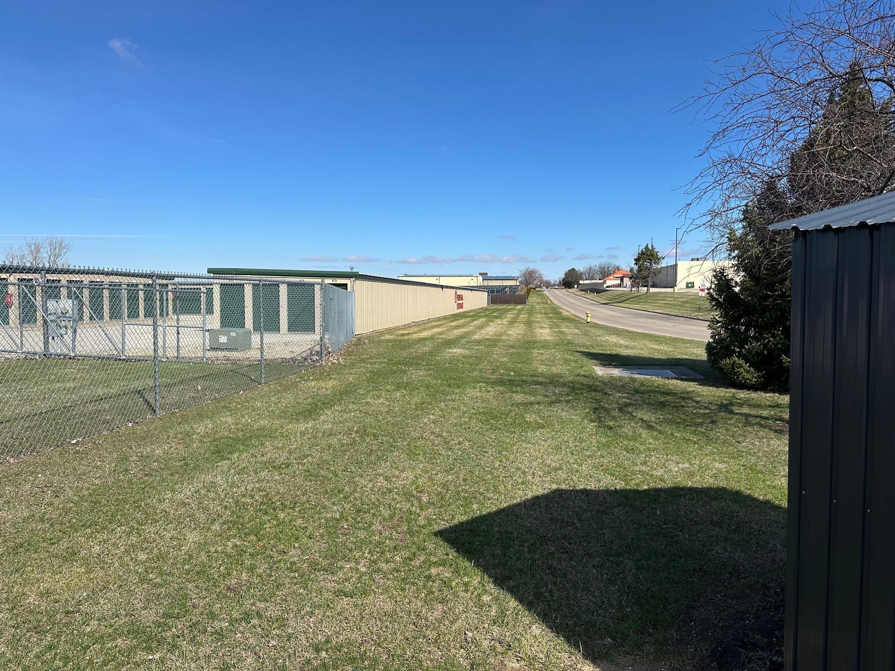 10 Federal Storage # 3056 | 8627 N. Hale Ave | Peoria, Il 61615 - Carousel Image 4