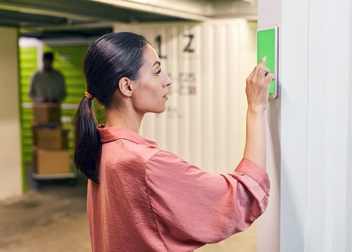 Do Self Storage Units Have Electrical Outlets or Electricity?