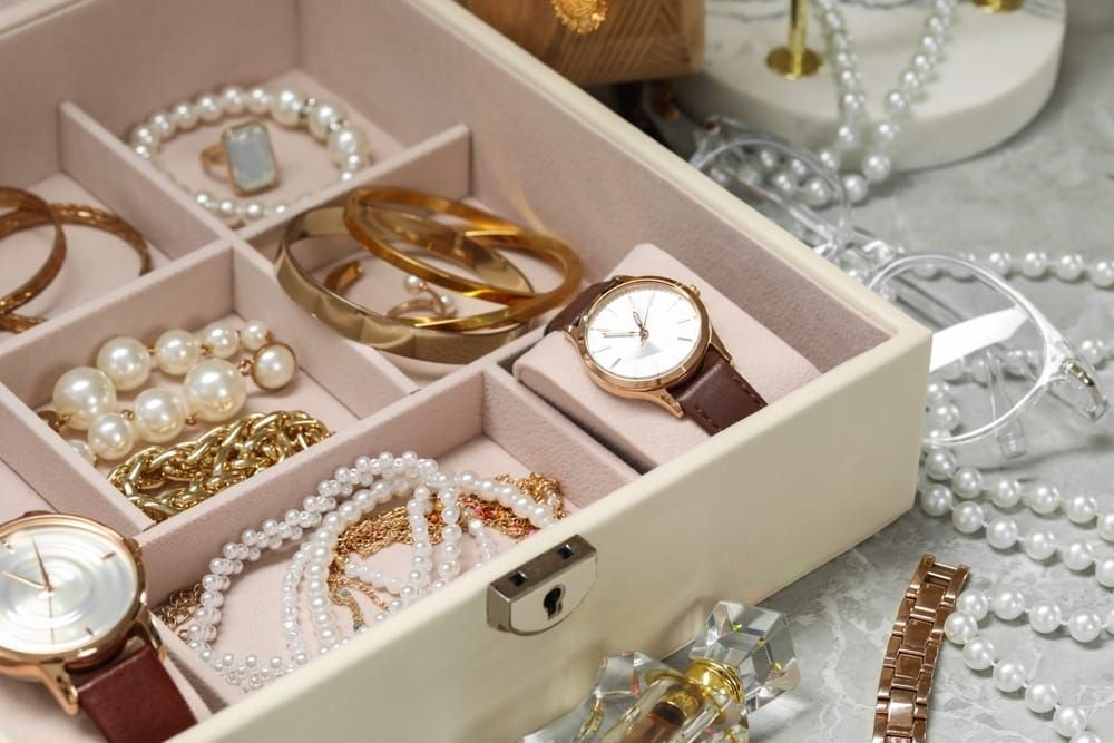 packing jewelry for moving