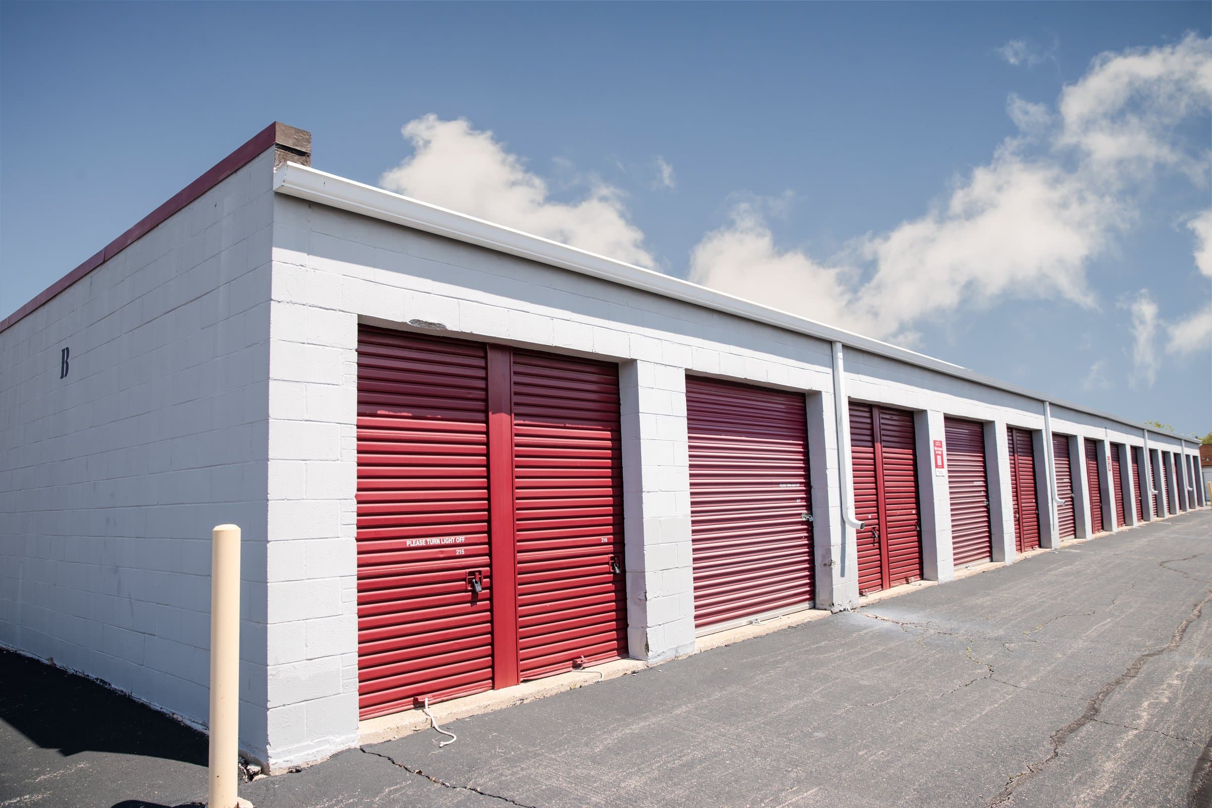 self storage facility aurora il