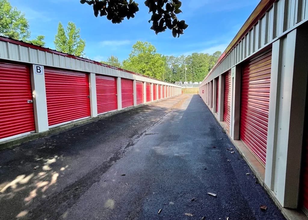 self storage units locust grove