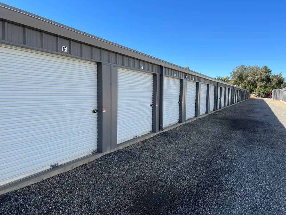 drive up storage units palisade