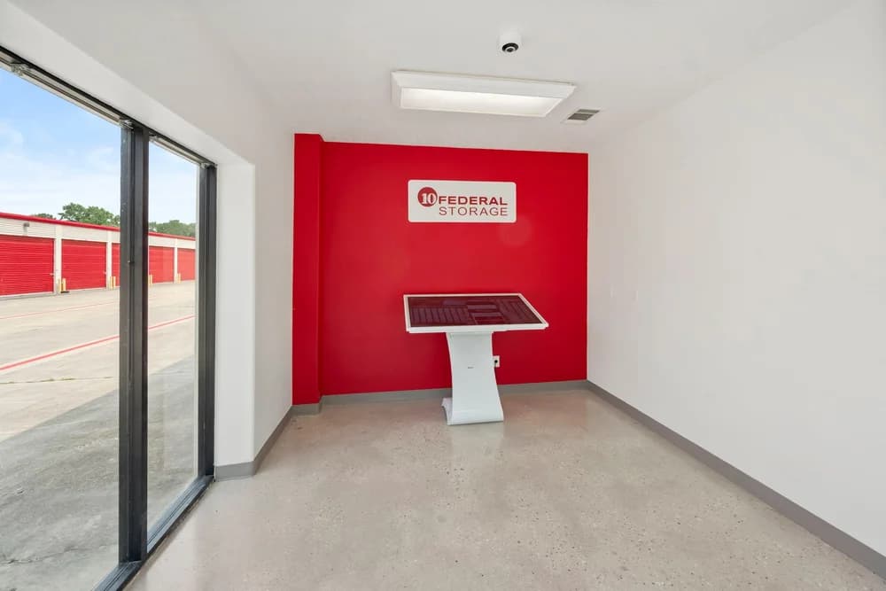 contactless rentals - self storage in montgomery